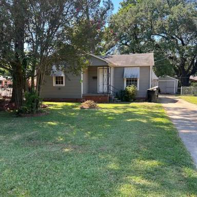 Main picture of 424 Waller Ave