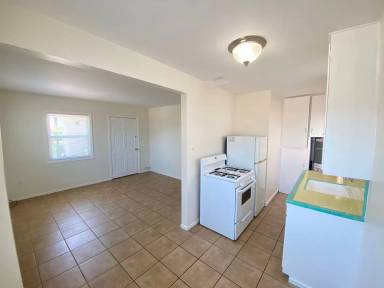 Main picture of 4055 Morrell St