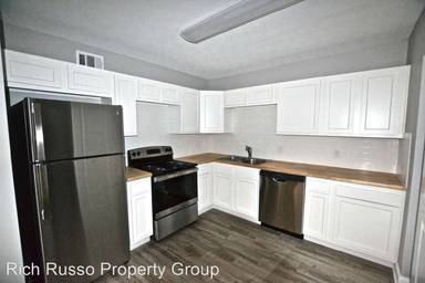 Main picture of 1580 E Mound St