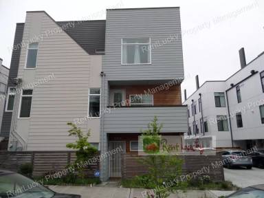 Main picture of 4304 Evanston Ave N