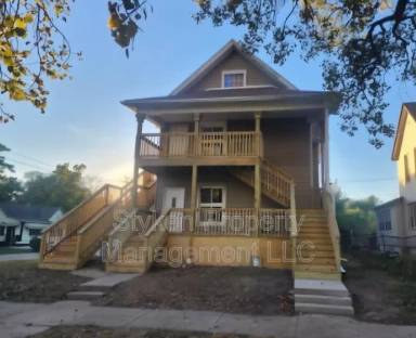 Main picture of 609 N Dearborn Ave
