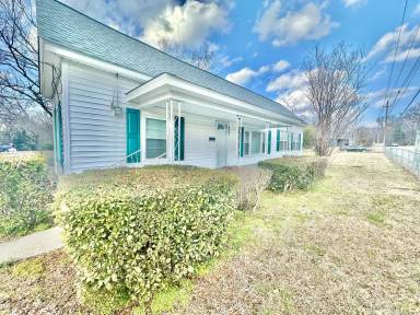 Main picture of 1058 Flint Hill St
