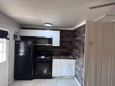 Main picture of 272 2nd Ave
