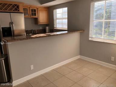 Main picture of 924 SE 2nd St