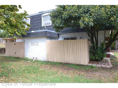 Main picture of 2802 Skyway Cir