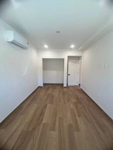 Main picture of 6909 Fulton Ave