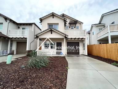 Main picture of 5 Lake House Ct