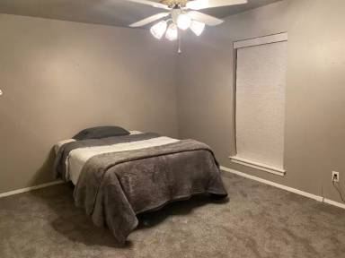 Main picture of 7422 Darnell St