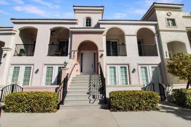 Main picture of 413 Nokomis Ave S