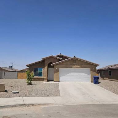 Main picture of 4710 S Cedar Ave