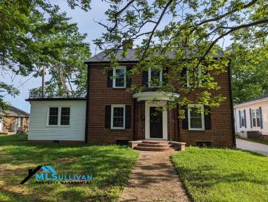 Main picture of 231 W Elm St