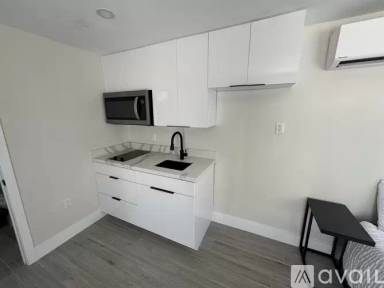 Main picture of 1405 N Andrews Ave