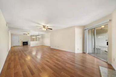 Main picture of Leawood Condos