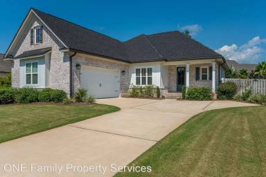 Main picture of 487 Meadow Lake Dr