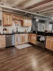 Main picture of 225 N Pioneer Ave