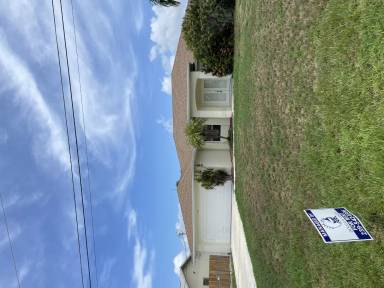 Main picture of 2609 SW 18th Ave