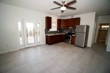 Main picture of 816 18th Avenue