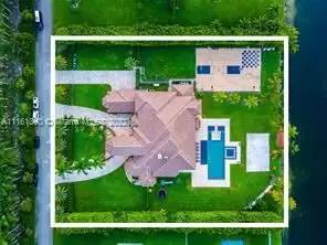 Main picture of 7401 Peppertree Cir S
