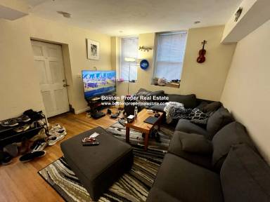 Main picture of 108 Myrtle St