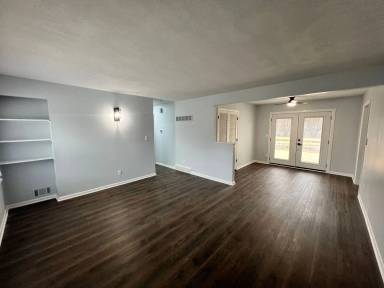 Main picture of 8525 Evanston Ave
