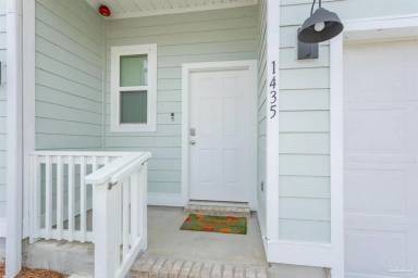 Main picture of 1435 Iroquois Ct