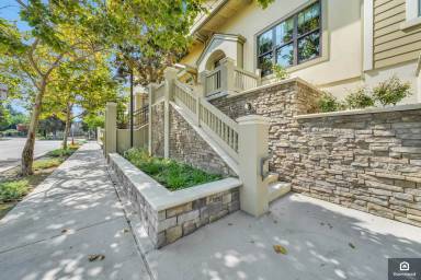 Main picture of 1387 Lick Ave