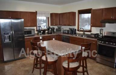 Main picture of 2337 James Ave N