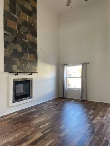 Main picture of 1201 Aspen Meadows Dr NE