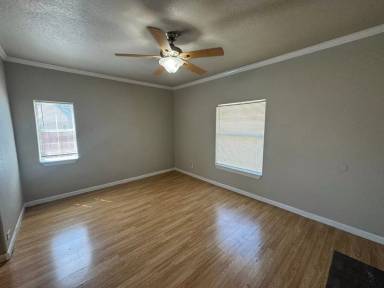 Main picture of 3300 Avenue H