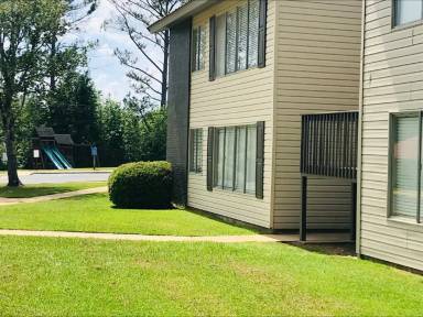 Main picture of 219 Knollwood Ln