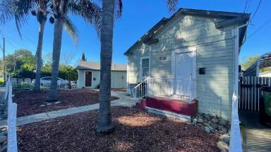 Main picture of 836 Yolo St