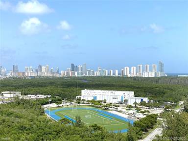 Main picture of The Shoreline at SoLé Mia