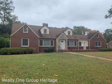 Main picture of 2502 N McMillan Ave