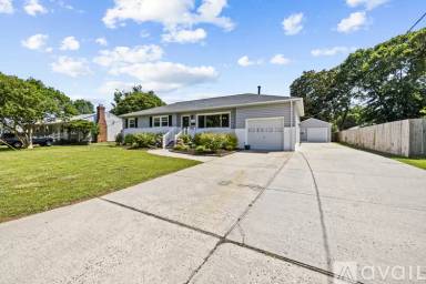 Main picture of 5513 Fairwood Ln