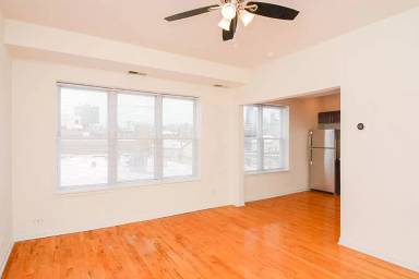 Main picture of 1555 N Mohawk St