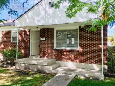 Main picture of 1488 S Green St
