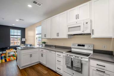 Main picture of 124 Emmaus Rd