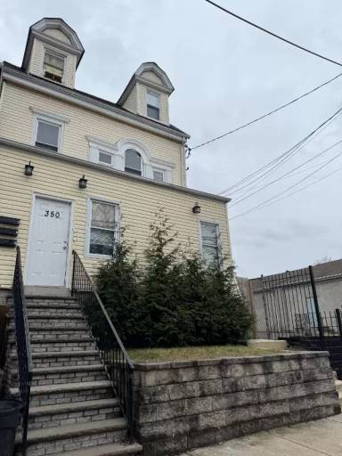 Main picture of 350 13th Ave