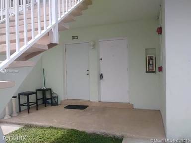 Main picture of 7660 SW 82nd St
