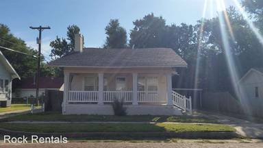 Main picture of 1204 N Maple St