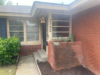 Main picture of 2732 NW 65th St