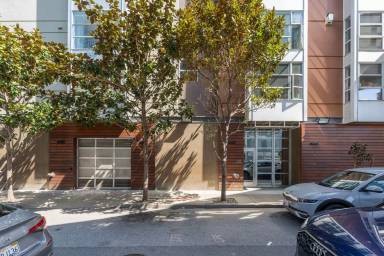 Main picture of 33 Clementina St