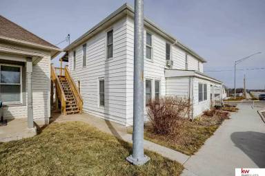 Main picture of 114 E Main St
