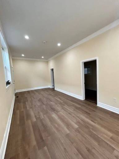 Main picture of 3653 S Hermitage Ave