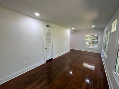 Main picture of 605 SW 9th St