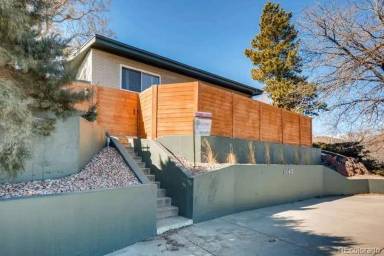 Main picture of 1140 Buchtel Blvd