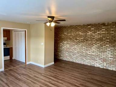 Main picture of 515 Monroe Ave