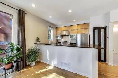 Main picture of 1246 S Federal St