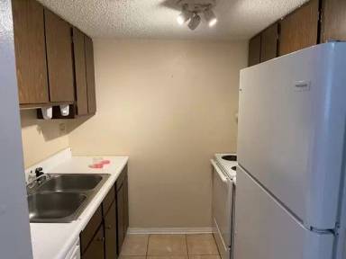 Main picture of College Park Condominiums