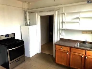 Main picture of 1325 W 18th St